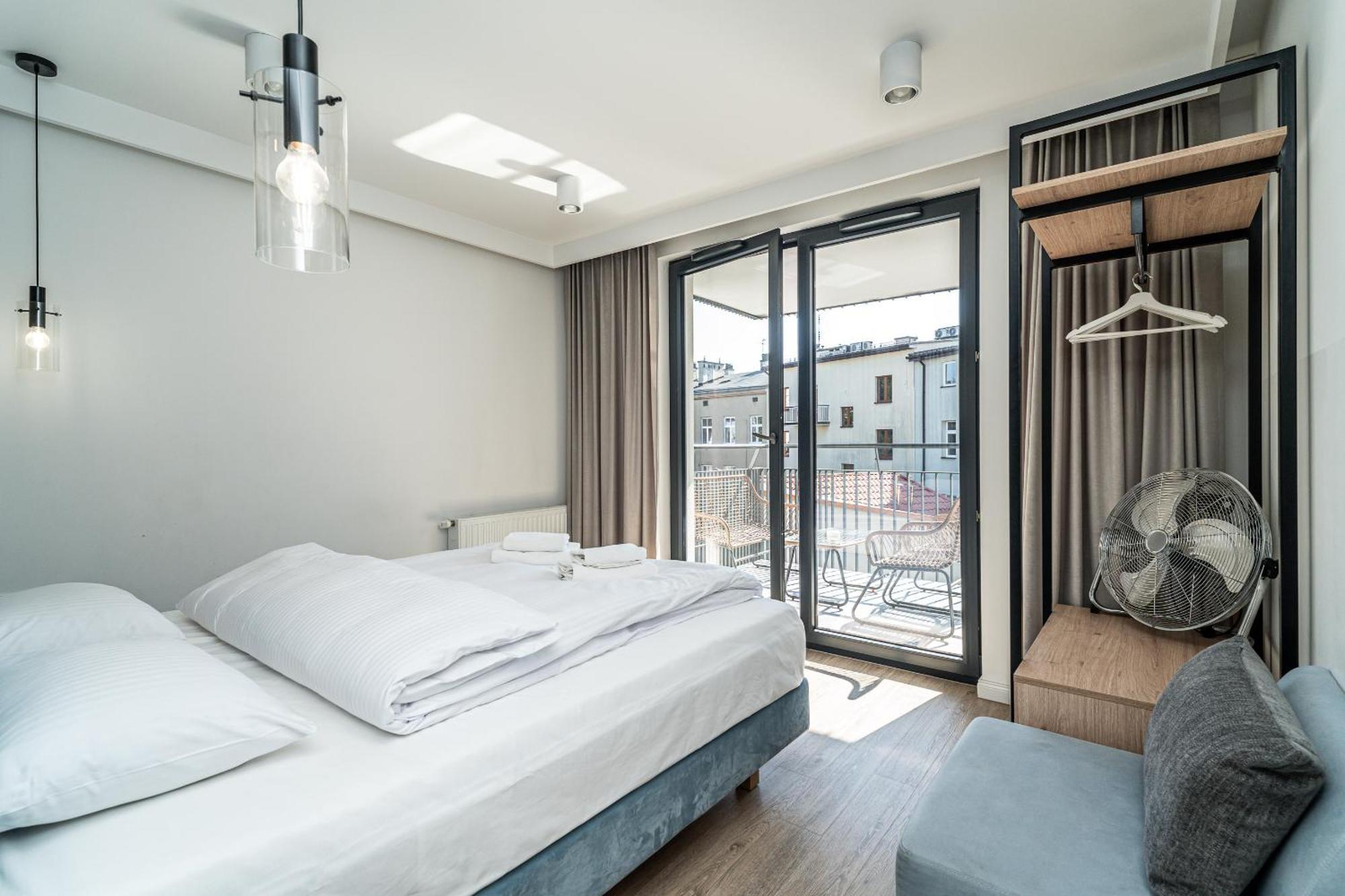 Rentplanet - Apartament Debniki Cracovia Esterno foto