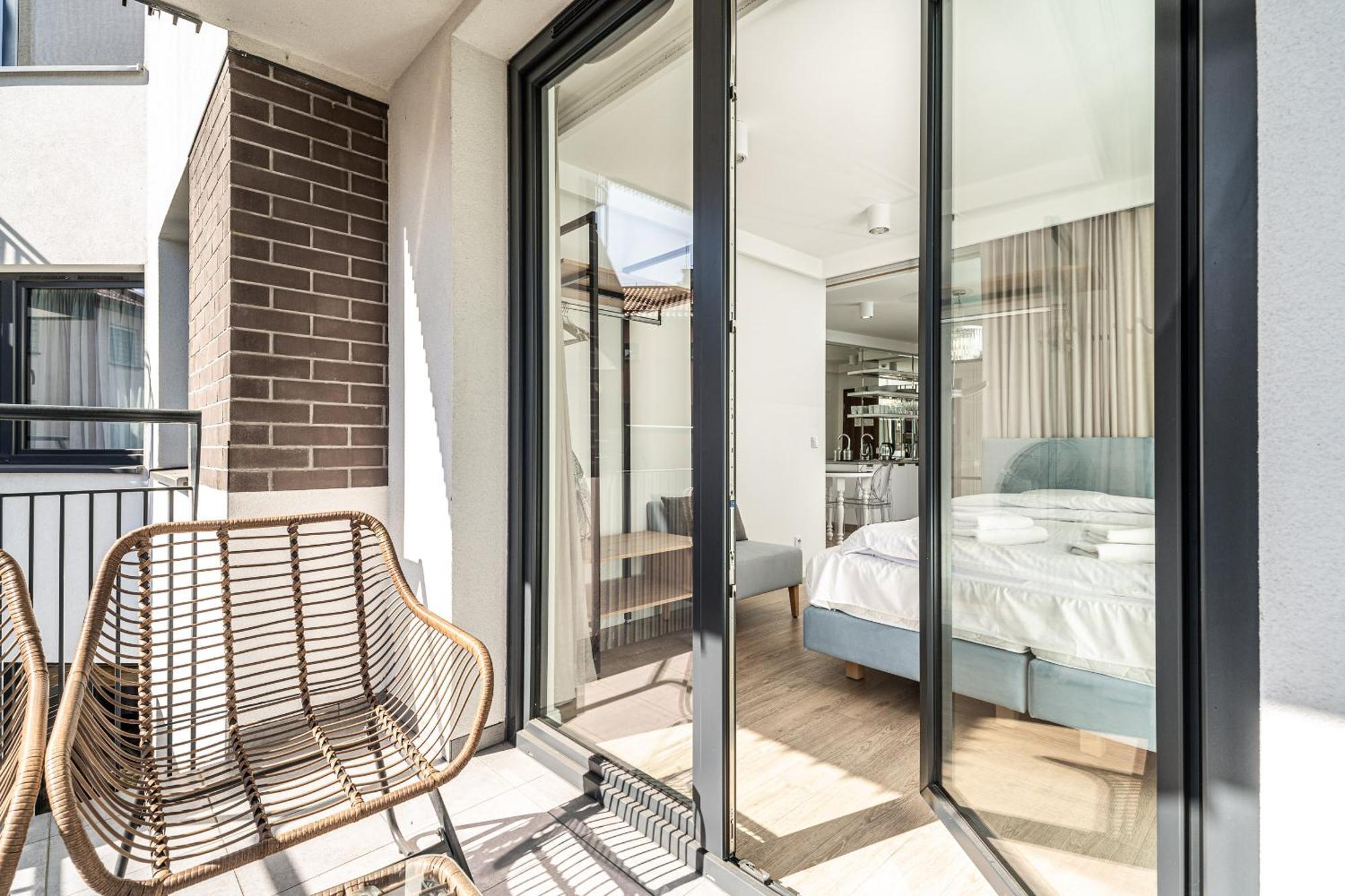 Rentplanet - Apartament Debniki Cracovia Esterno foto